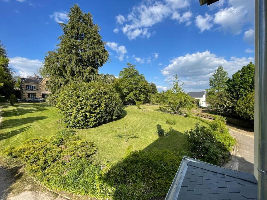 Maison Independante La Quietas Sur Les Hauteurs De Sedan Exterior foto